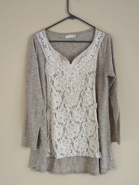 Medium A'reve Top Lace Long Sleeve Shirt